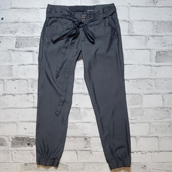 Joe’s Jeans Black Paperbag Waist Jogger Pants Size 25 Women’s - Picture 1 of 4